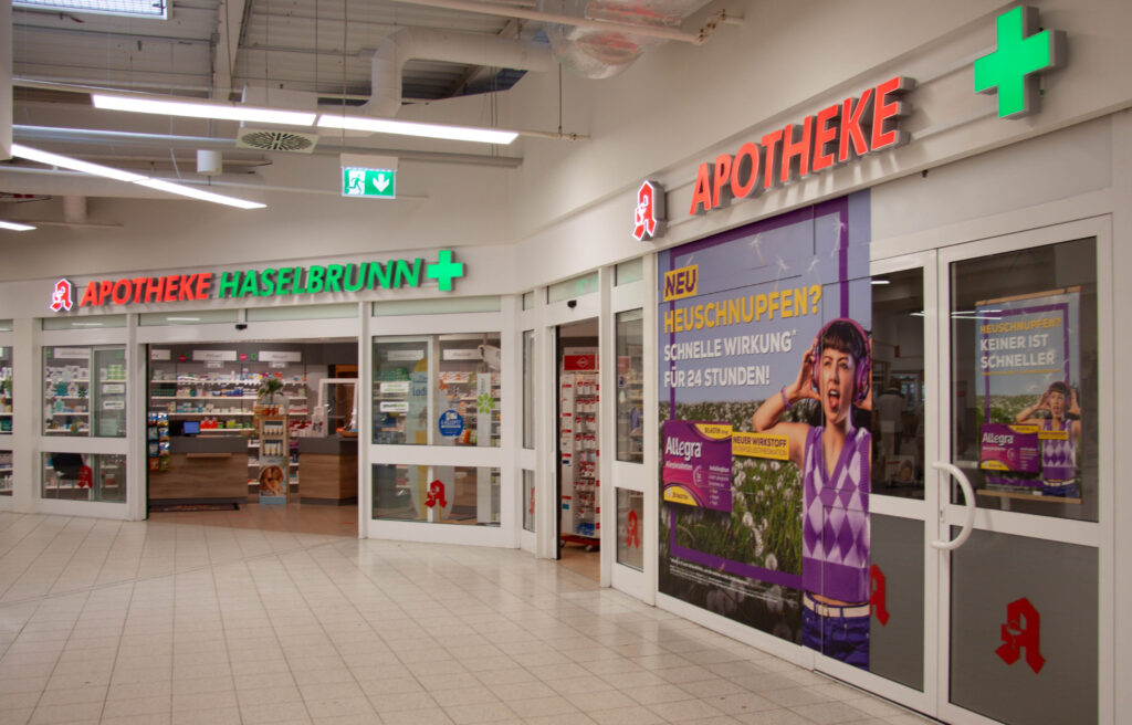 Filiale der Apotheke in Haselbrunn von Außen